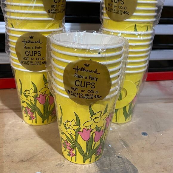 Vintage Hallmark Plans-A-Party Yellow Floral Paper Cups 48 total 9 oz - Picture 1 of 4